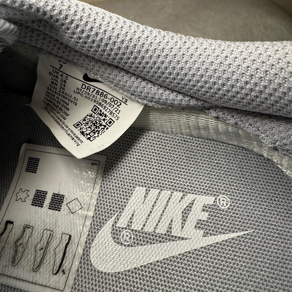 Nike Internationalist baby blue shoes - Picture 3 of 5